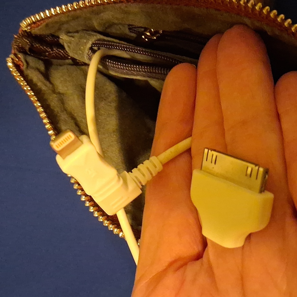 Wristlet-I-phone Charger- NWOT's - Picture 7 of 9